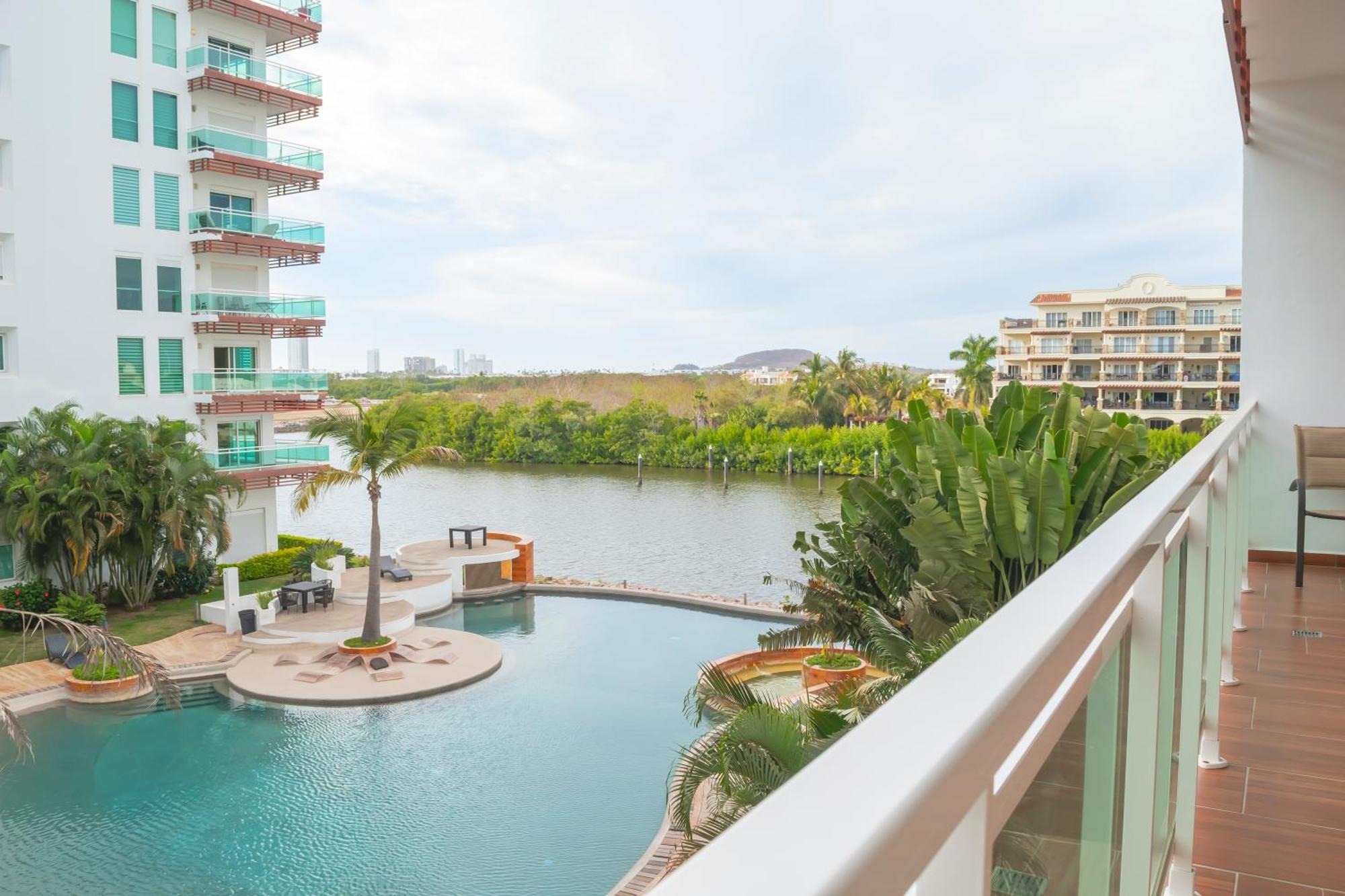 Condominio Con Una Bonita Vista Del Puerto Deportivo De G P S Rentas マサトラン エクステリア 写真